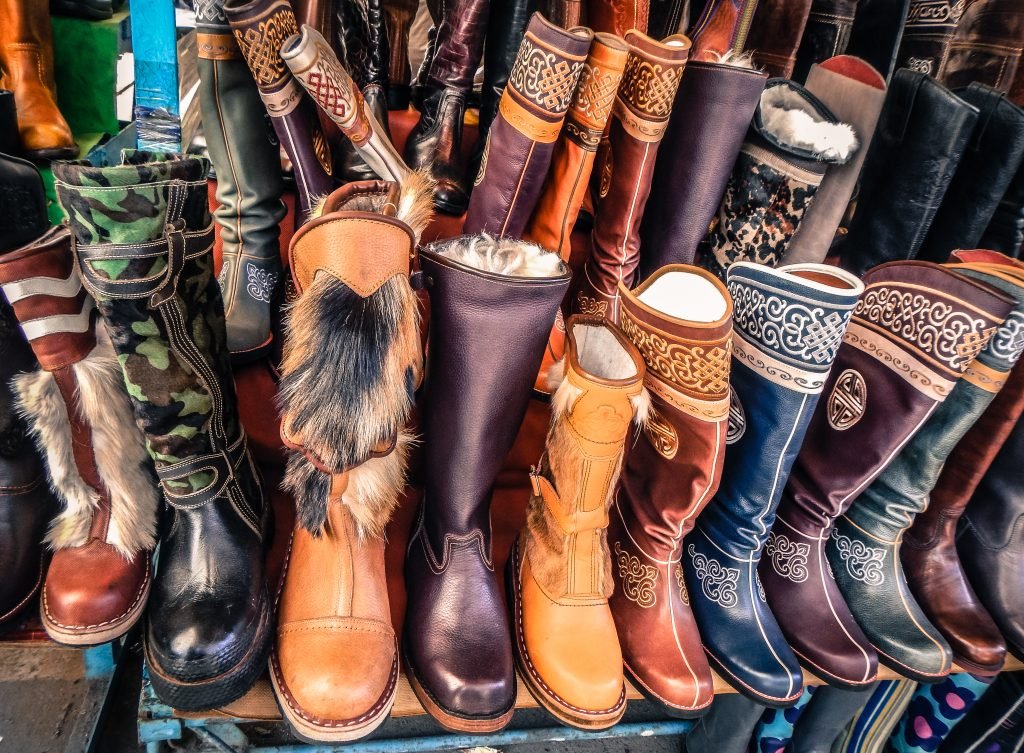 Mongolian boots