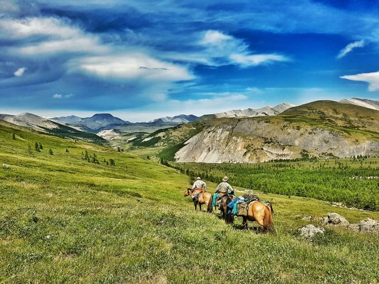 Trekking Khoridol Saridag Mountains Mongolia