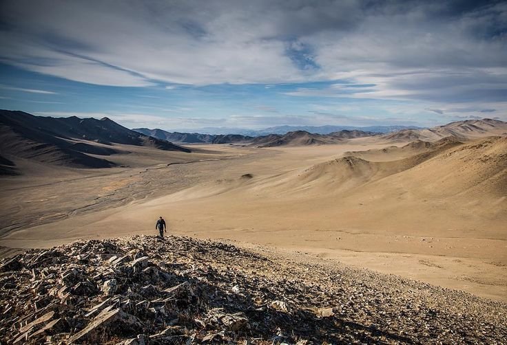 A guest of Eternal Landscapes taking a walk in the immensity of the landscapes of western Mongolia.