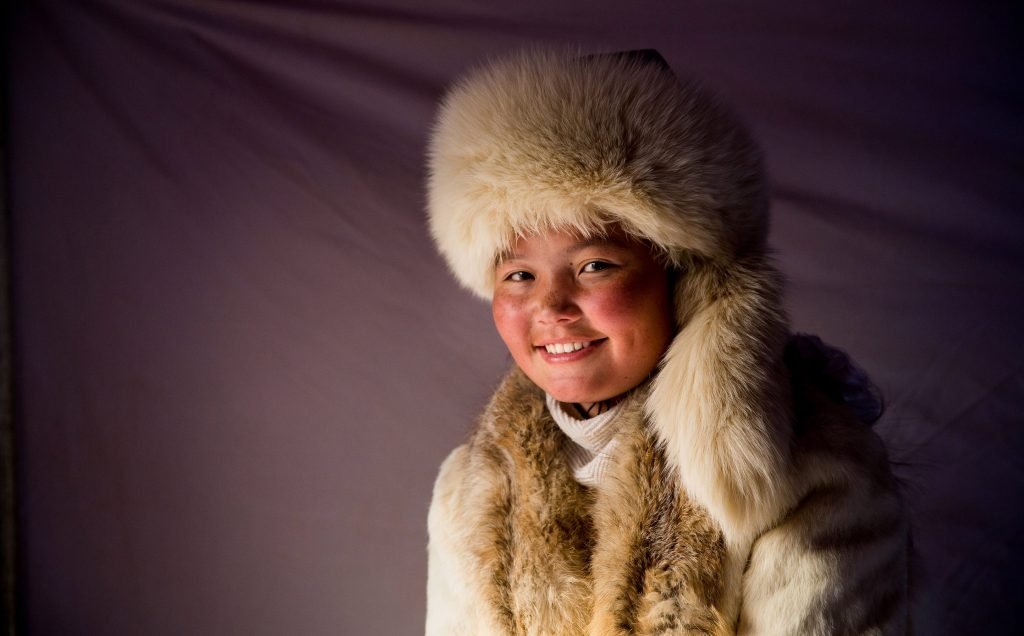 Films about Mongolia - The Eagle Huntress - Aisholpan 